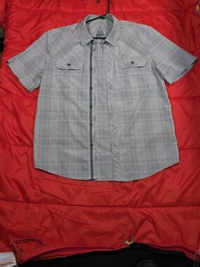 Quiksilver Men's Light Gray Plaid Short-Sleeve Button-Down Shirt
